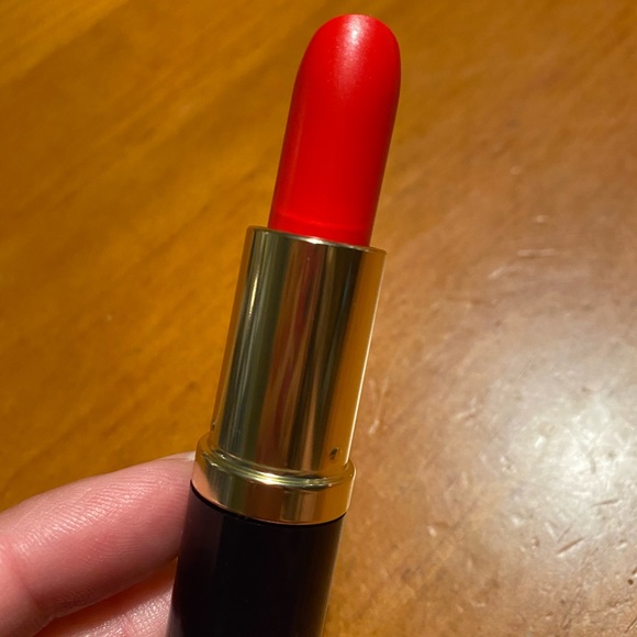 Estée Lauder Pure Color Envy Lipstick - Picture 8 of 15
